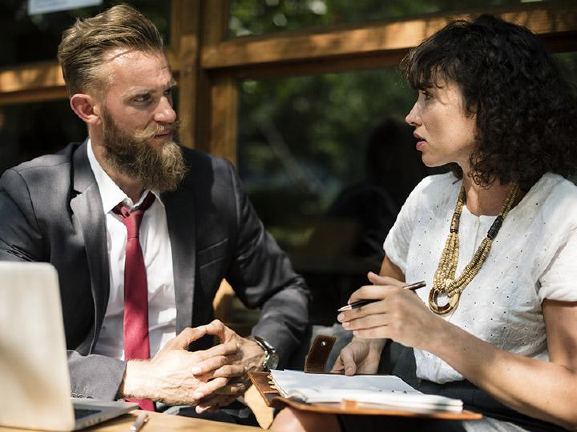 Olvídate del ‘¿Cómo estás?’ estas preguntas te harán más interesante