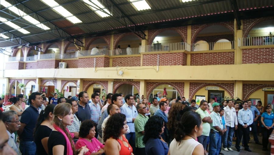 Adelantan otro mes de aguinaldo a trabajadores de Tlaltizapán