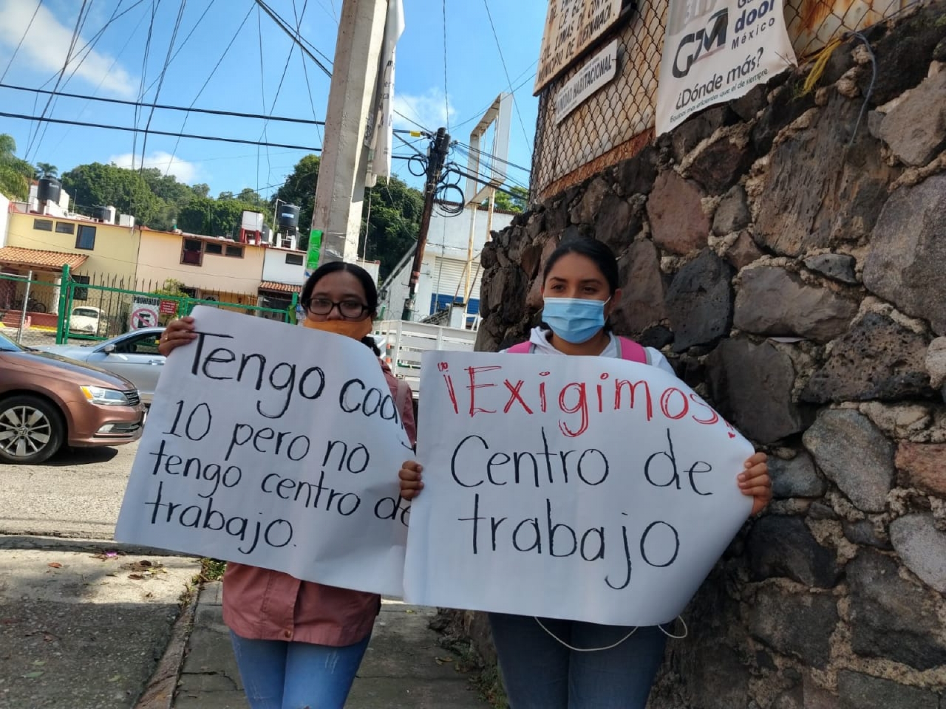Maestros basificados protestaron en el IEBEM