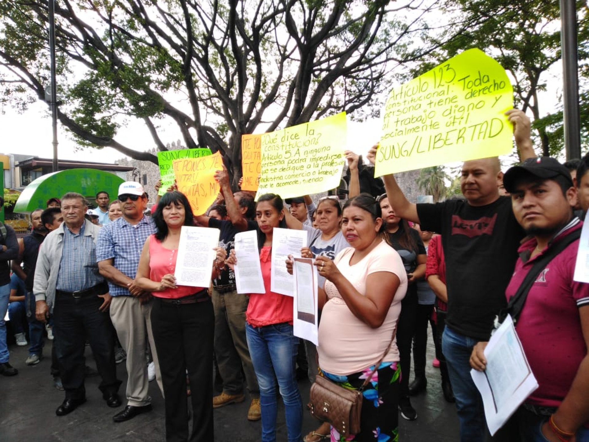 Se manifiestan comerciantes del Sindicato Nueva Generación, en Cuernavaca