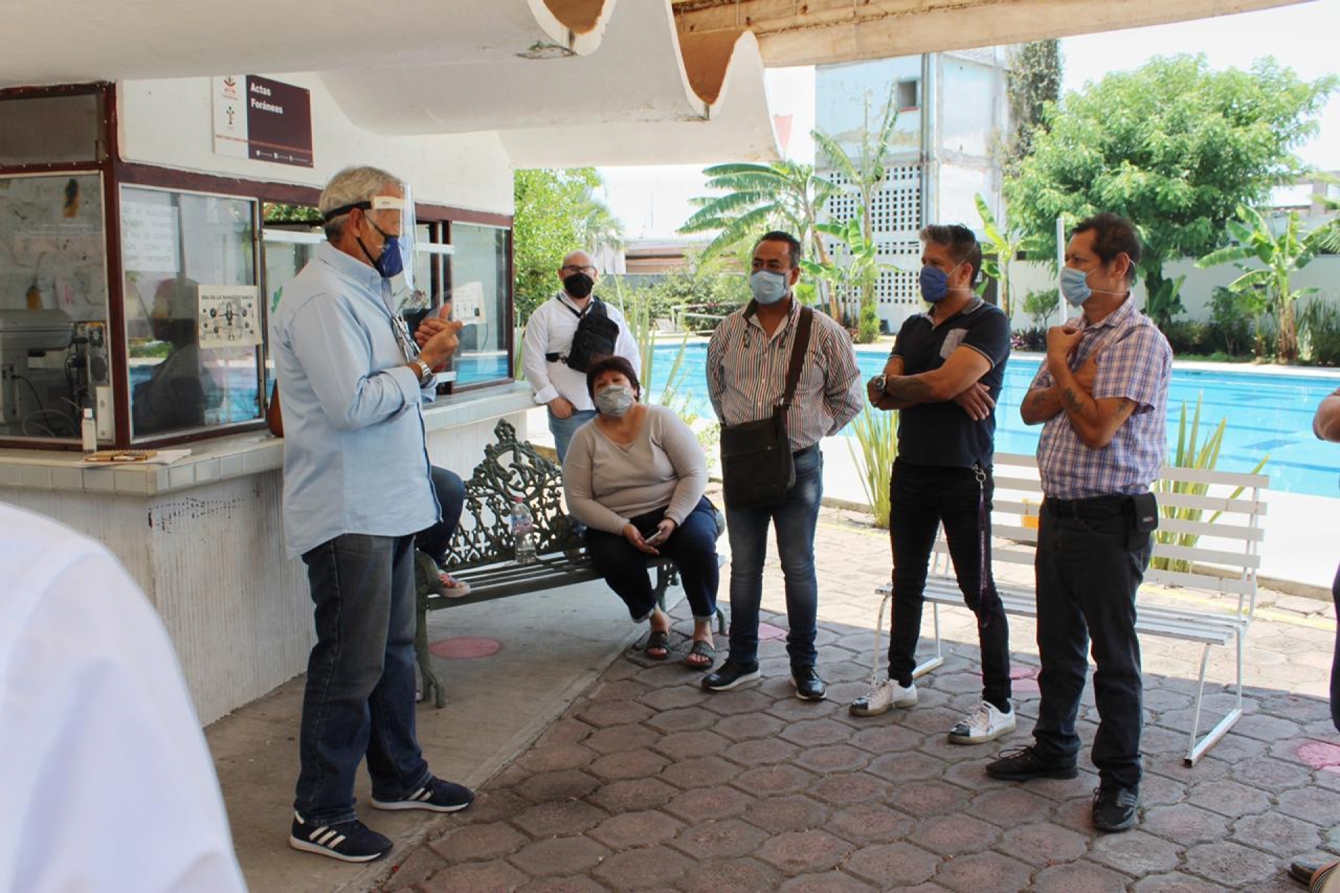 Atienden autoridades municipales de Cuernavaca a comerciantes del mercado ALM