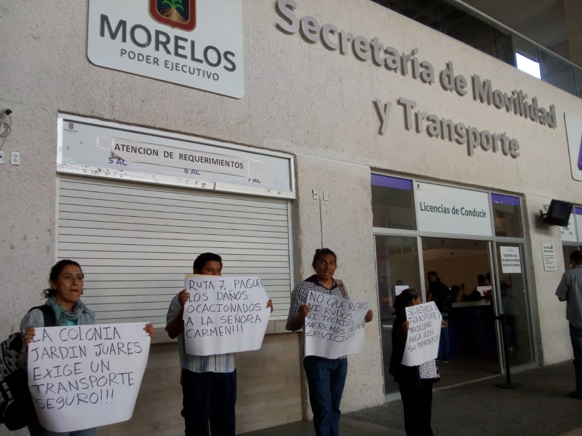 Protestan vecinos contra ruta 7 en SMyT