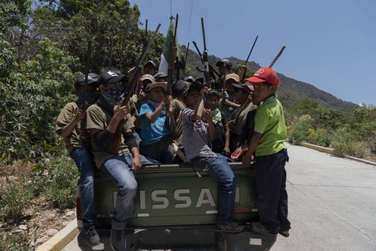 Más de 30 niños se suman a la Policía Comunitaria de Guerrero