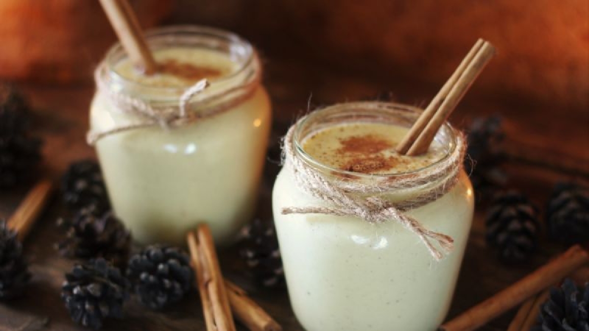 Atole de rompope para disfrutar las tardes de lluvia, receta fácil