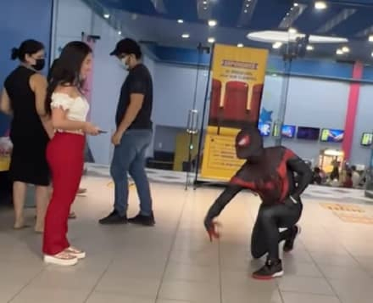¡En la Friend Zone! Spider-Man le pide a su amiga que sea su novia