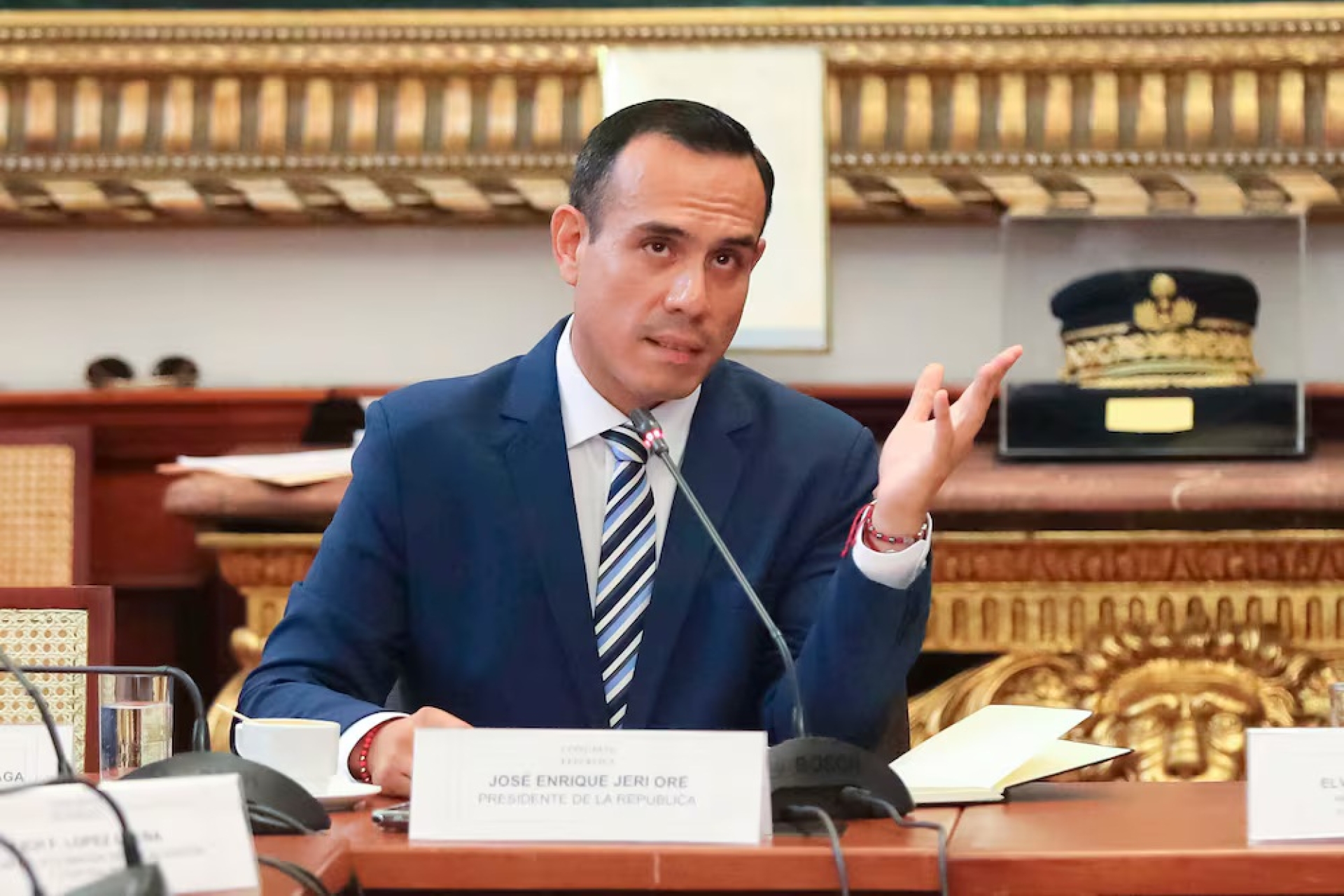 Congreso de Perú destituye a presidente interino José Jerí