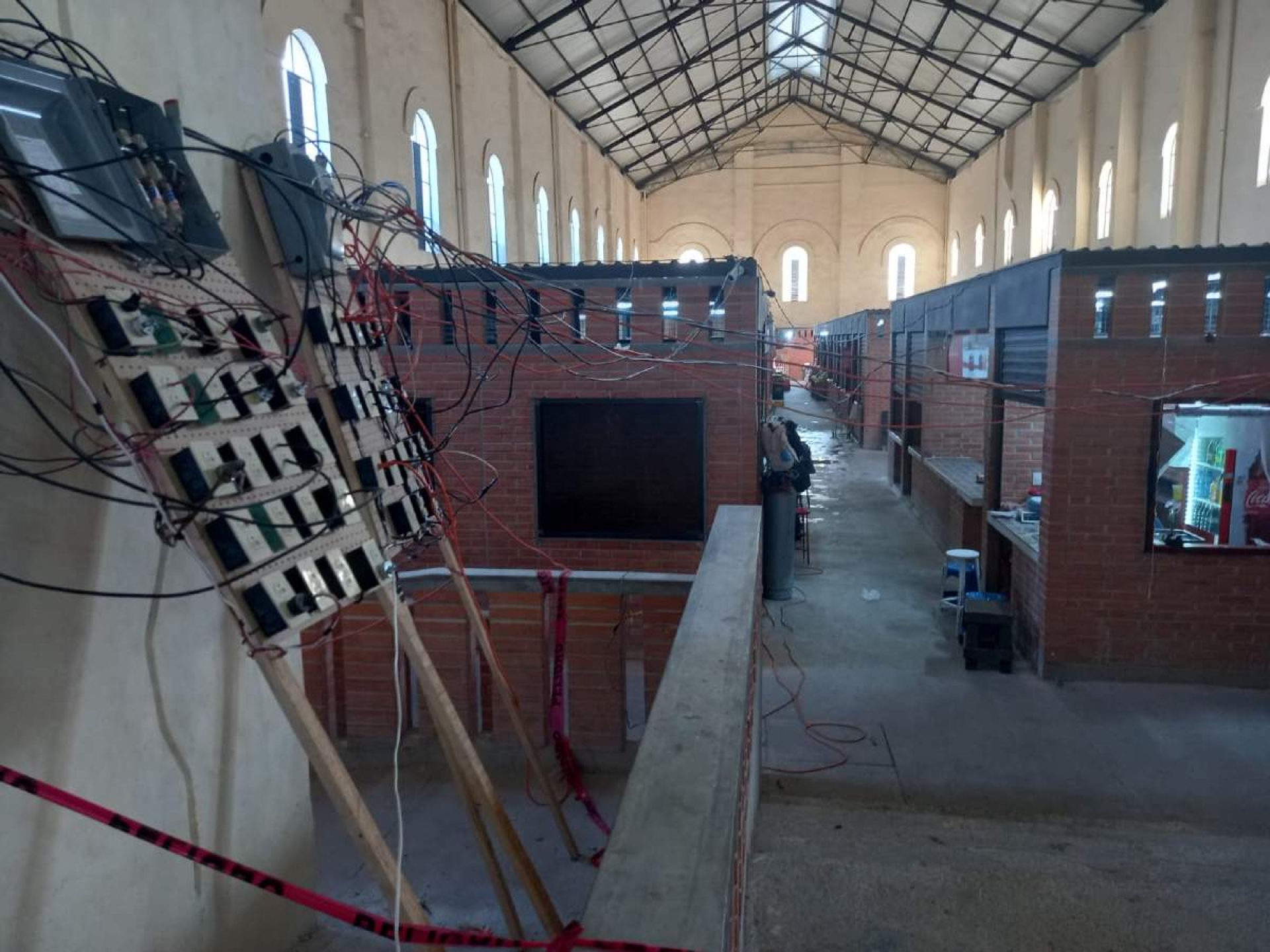 Comerciantes se mudan poco a poco a nuevo mercado de Zacatepec