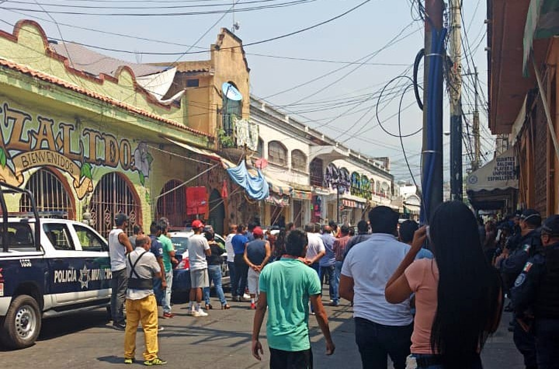 Demandan reabrir negocios comerciantes de Clavijero, en el centro de Cuernavaca