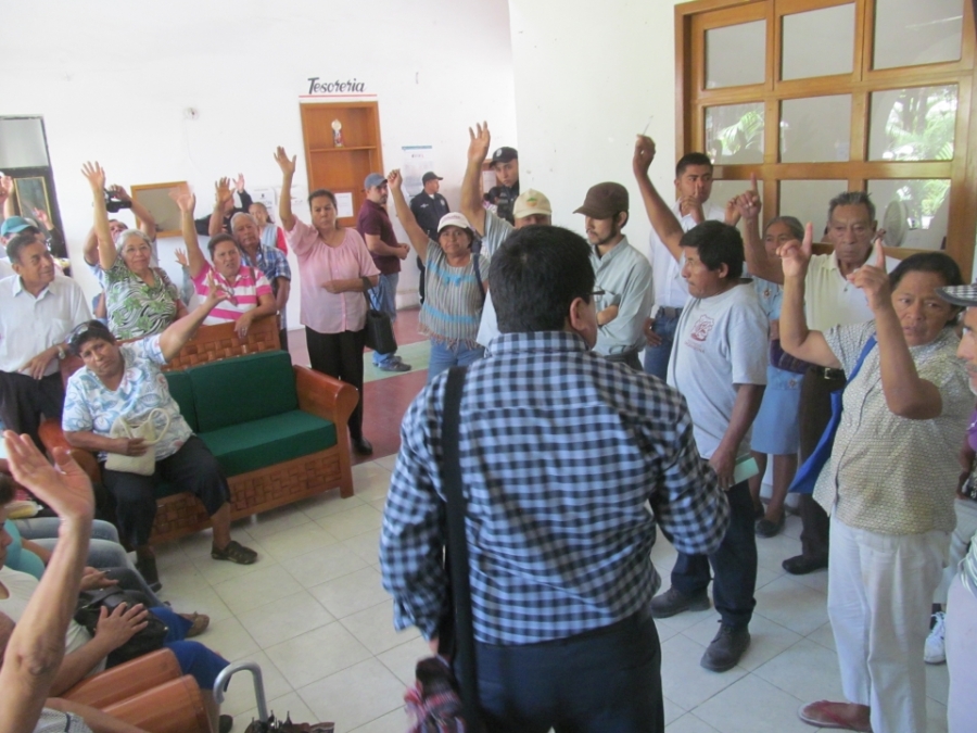 Vecinos de Zacatepec pedirán al congreso del estado que reduzca la tarifa de agua potable