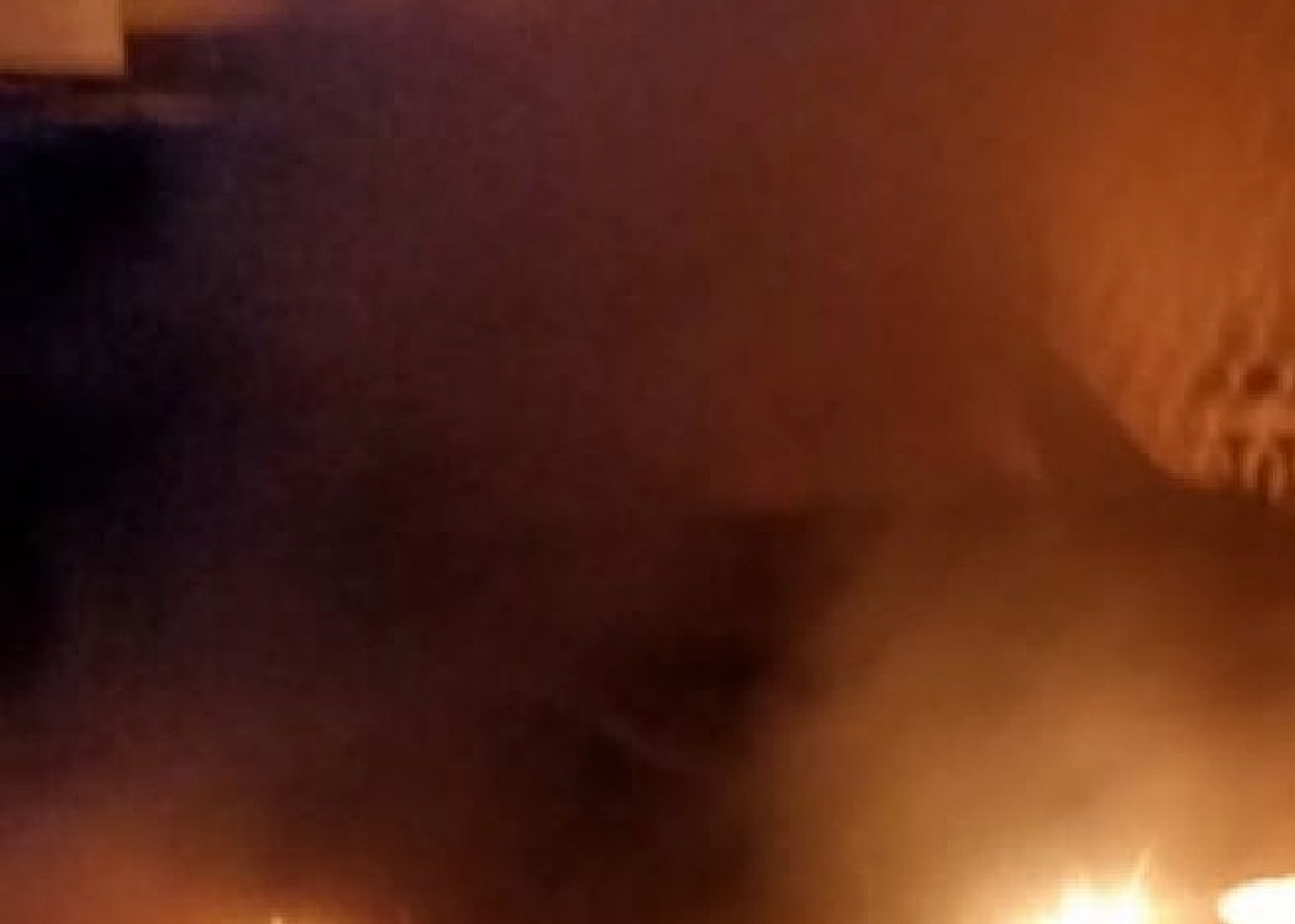 Incendiaron camioneta de una funeraria, en Zacatepec