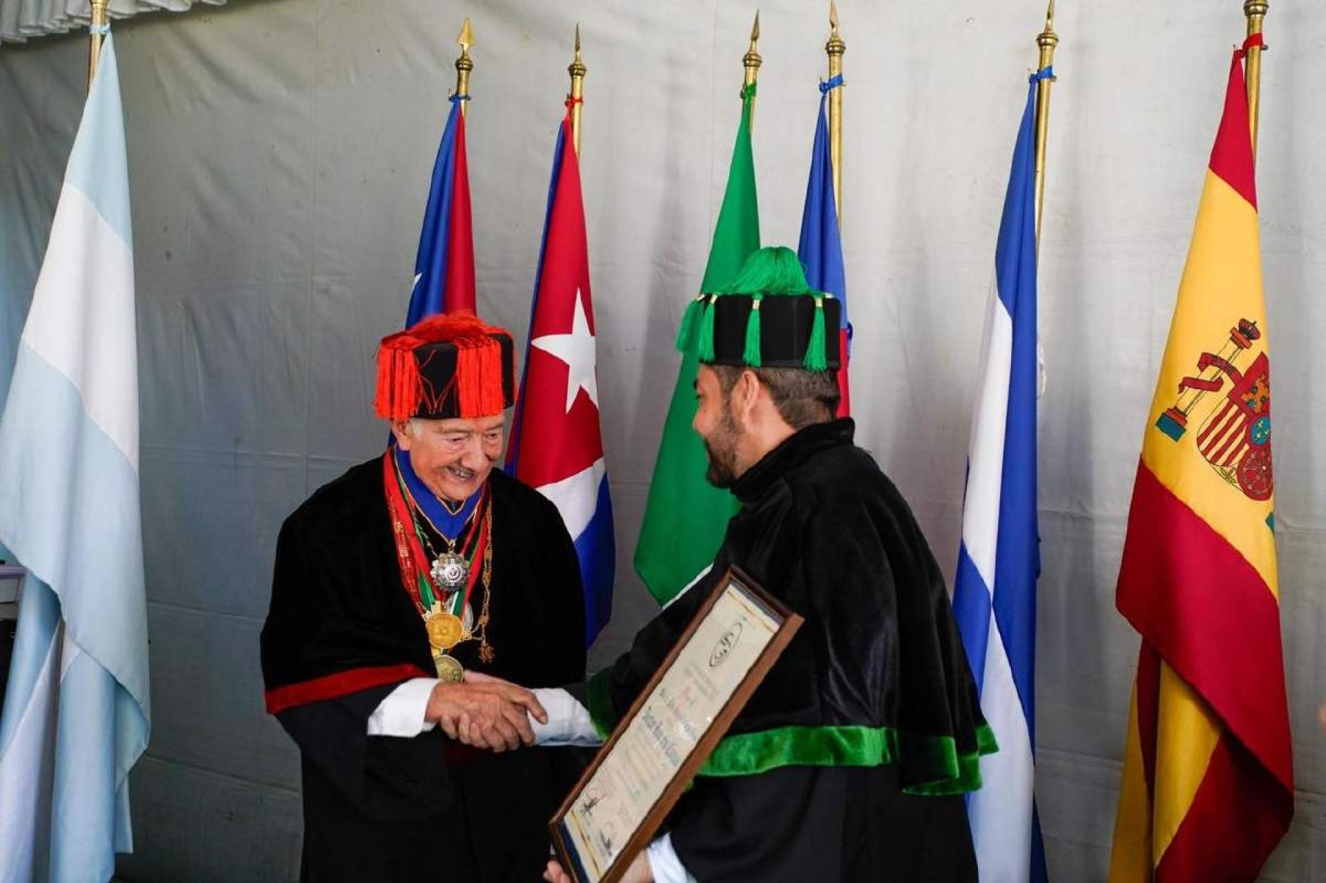 Reconoce Universidad Interamericana a presidente del TSJ