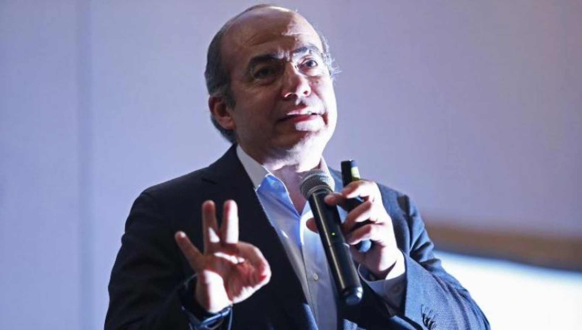 Condonación de impuestos a artistas y equipos de futbol en mi gestión “no fue arbitraria”, dice Calderón