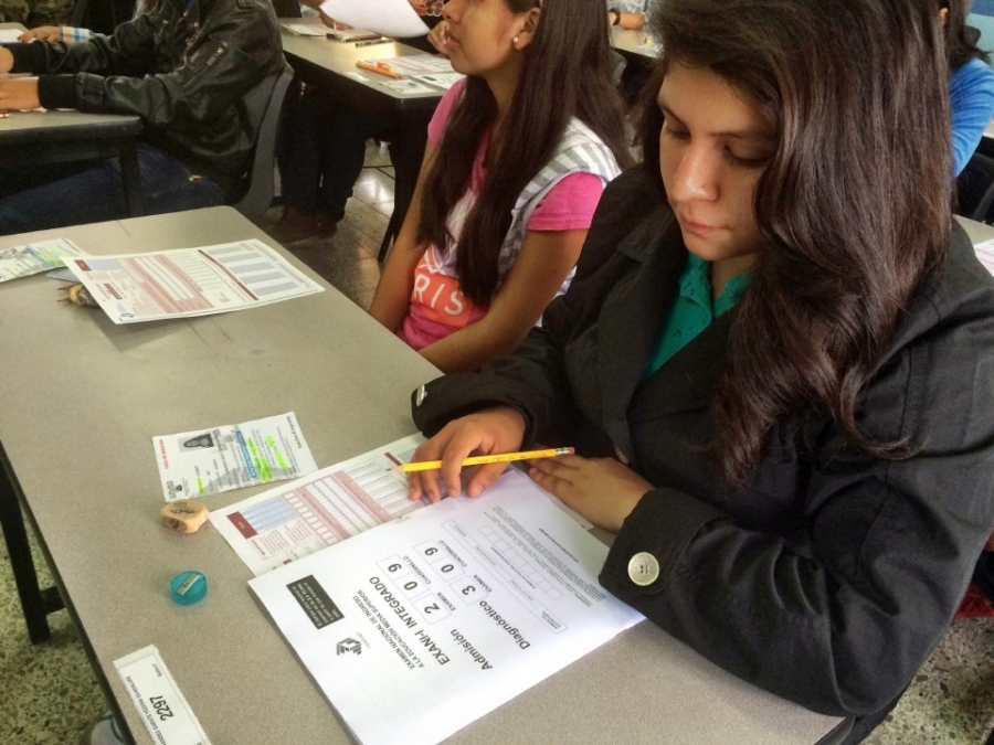 Hoy realizan examen de selección aspirantes a la UAEM