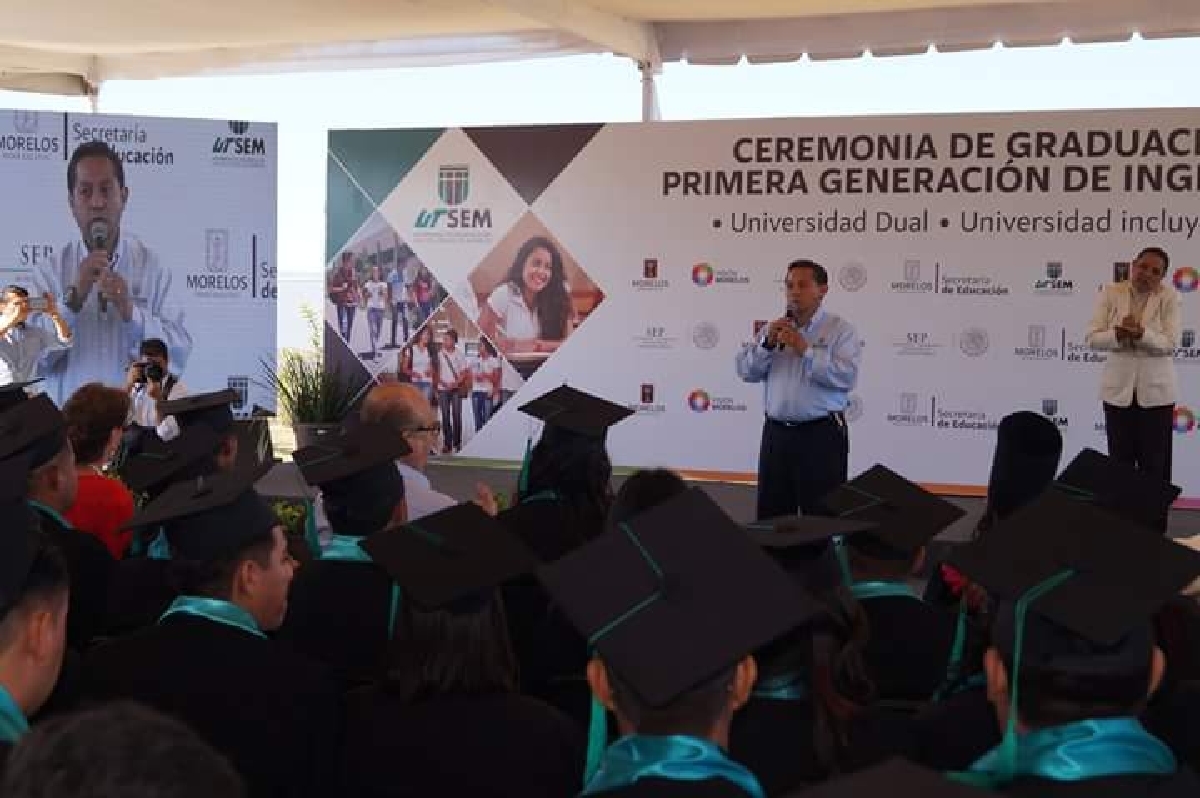 Se gradúa la primera generación de estudiantes del UTSEM