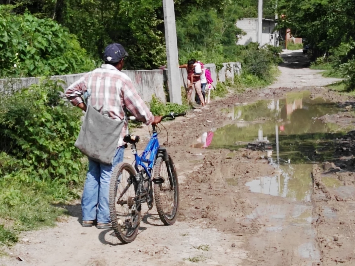 Demandan la pavimentación de calles principales de la colonia Vista Hermosa en Miacatlán