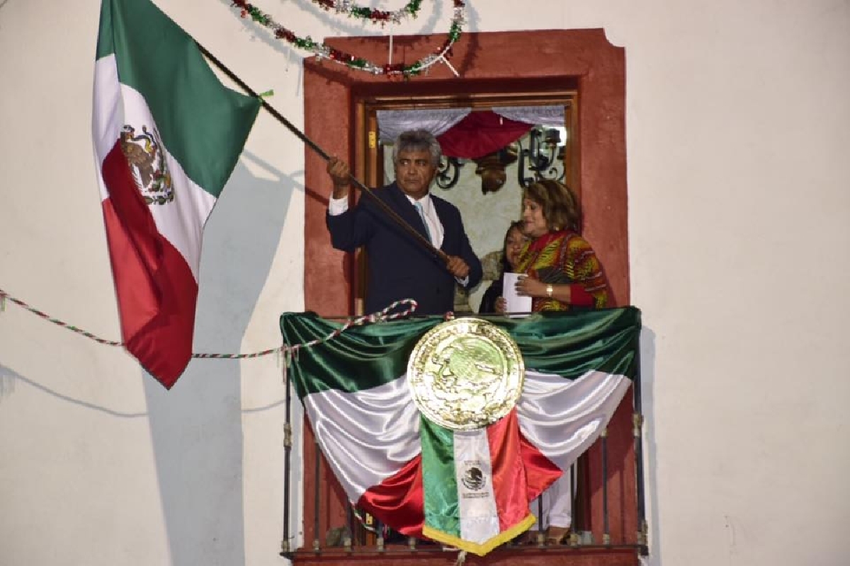 Con una gran fiesta se conmemoró el 206 aniversario de la independencia de México en Tlayacapan