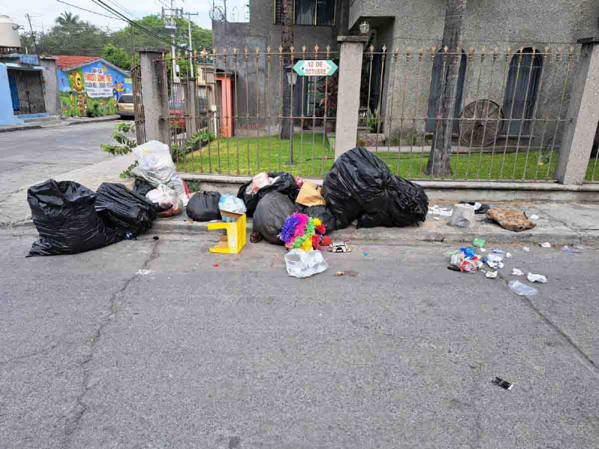 Se acumula basura en las calles de Jojutla