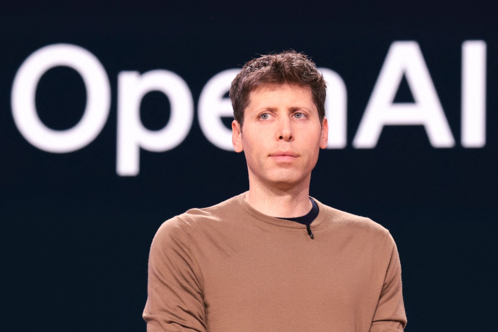 OpenAI se alista para presentar su primer dispositivo de inteligencia artificial