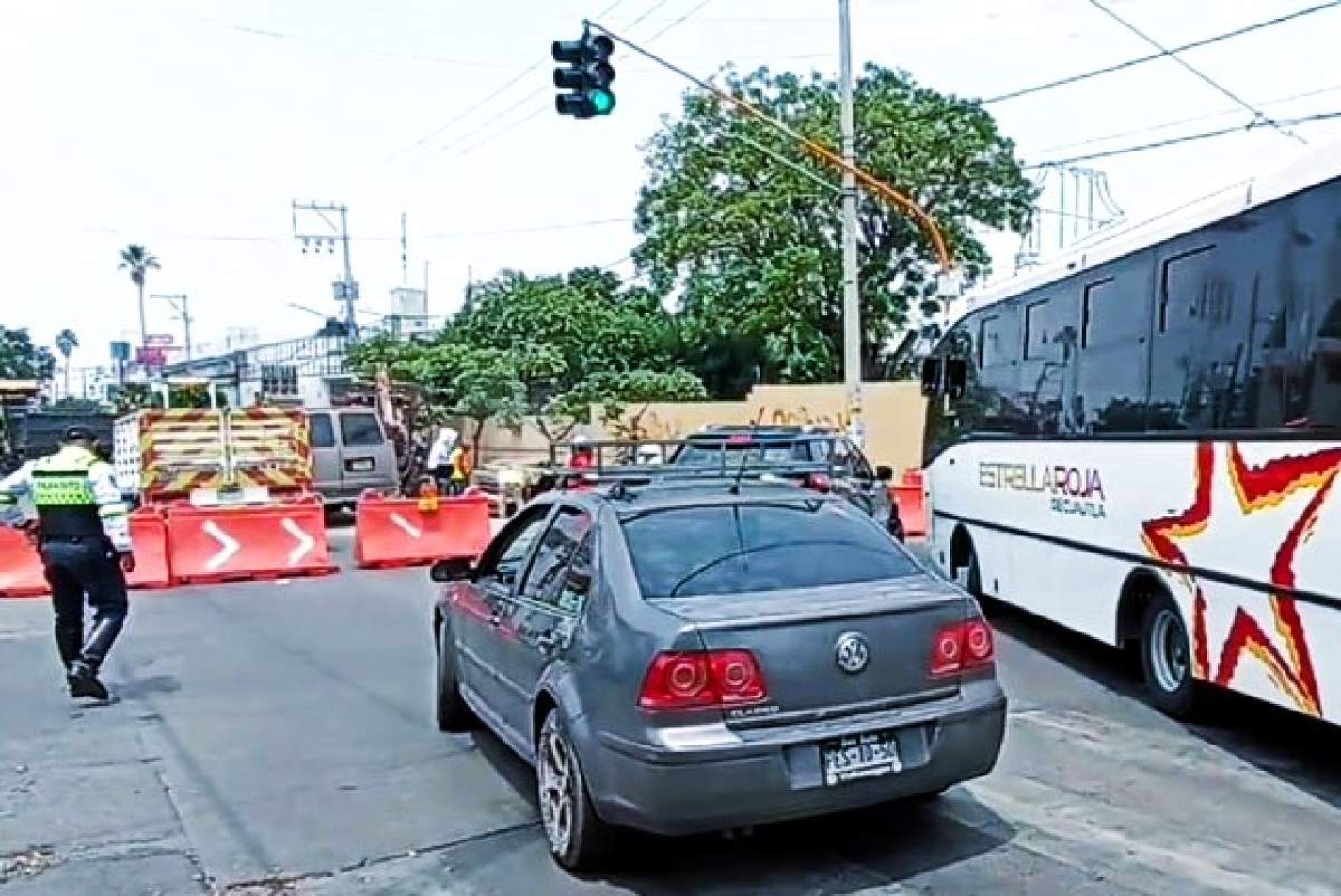 Se agudizan congestionamientos viales en calles de Cuautla