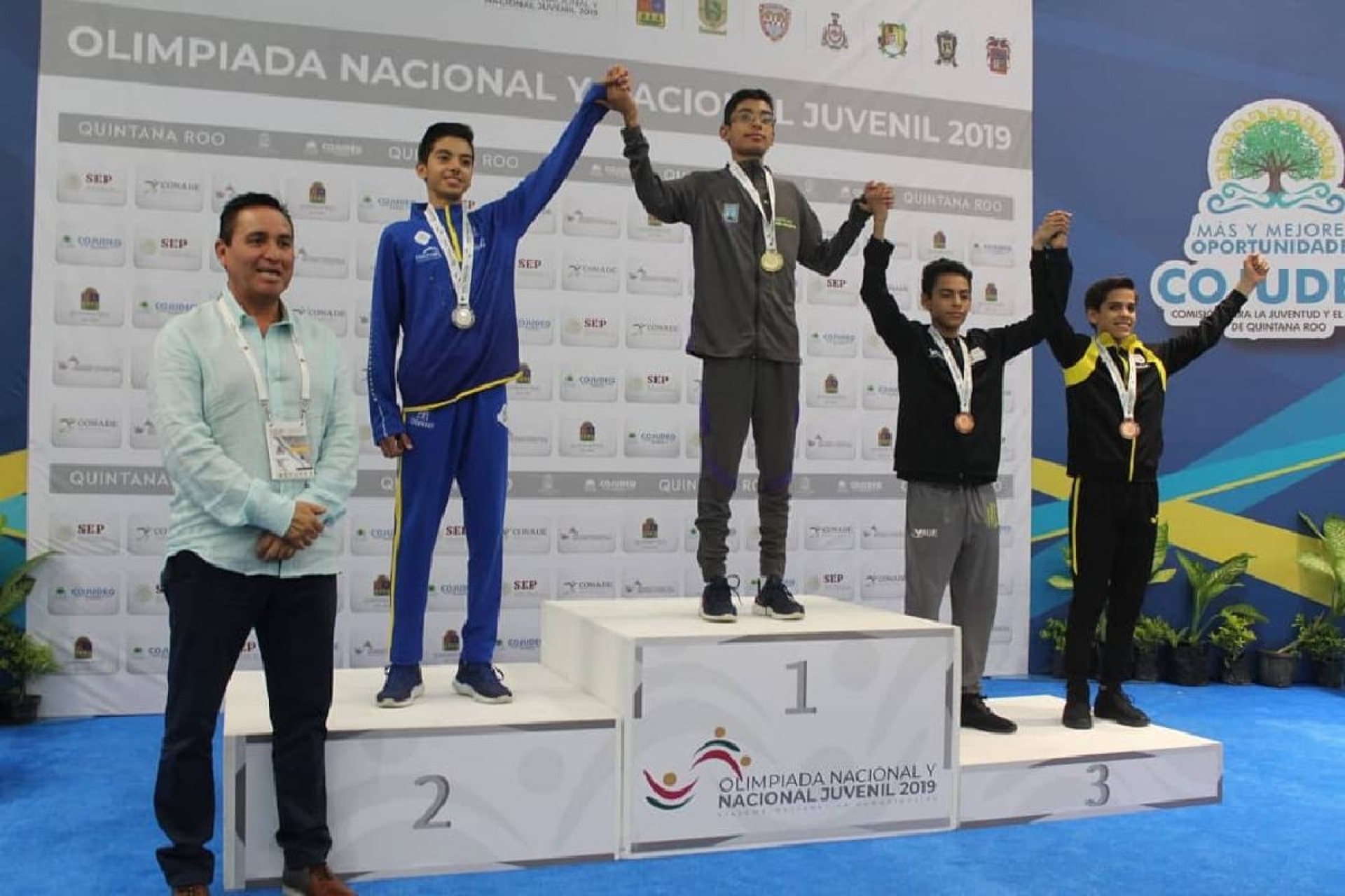 ¡Se bañan en oro!