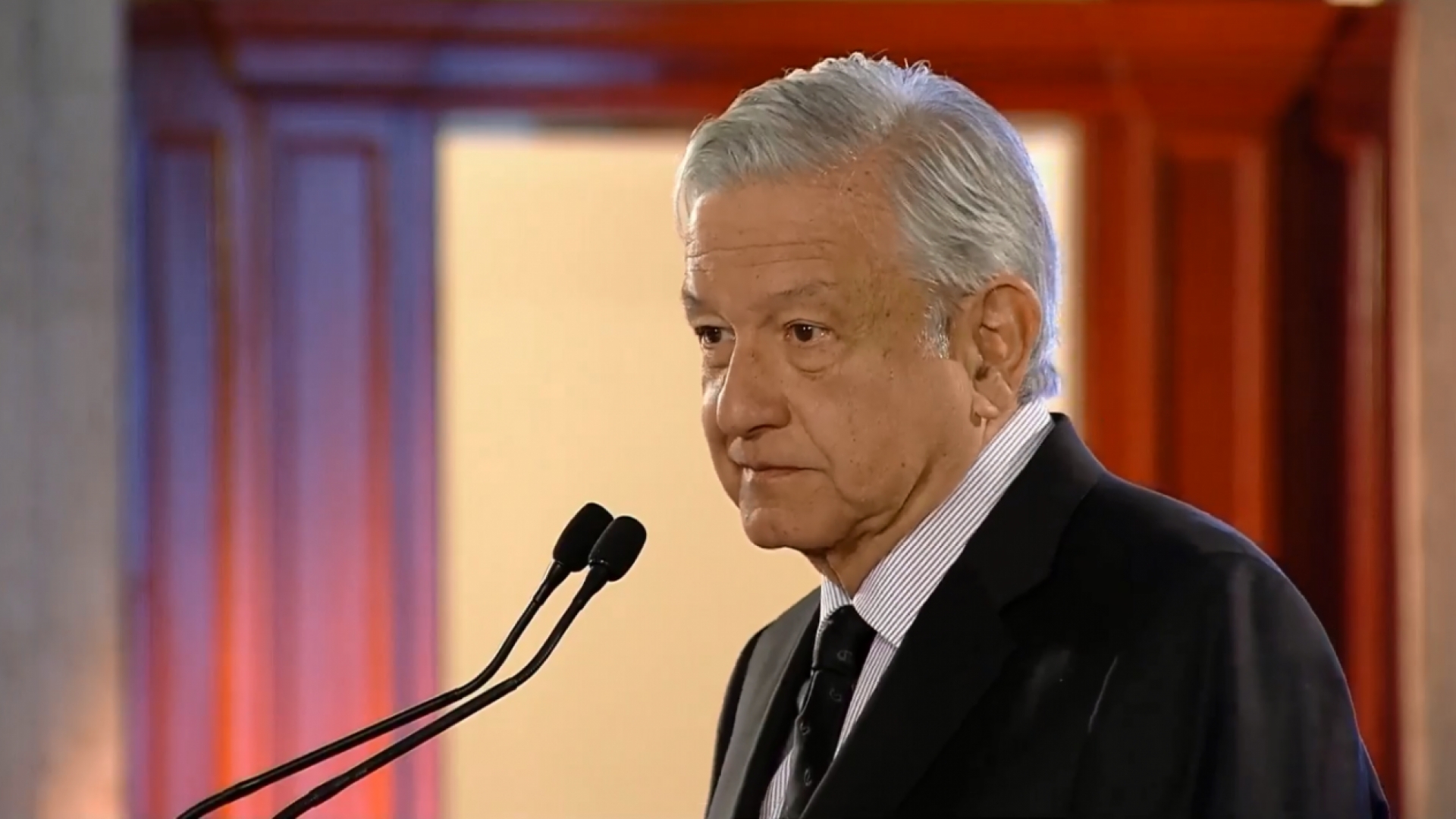 AMLO anuncia la compra de 500 pipas para regularizar distribución de gasolinas