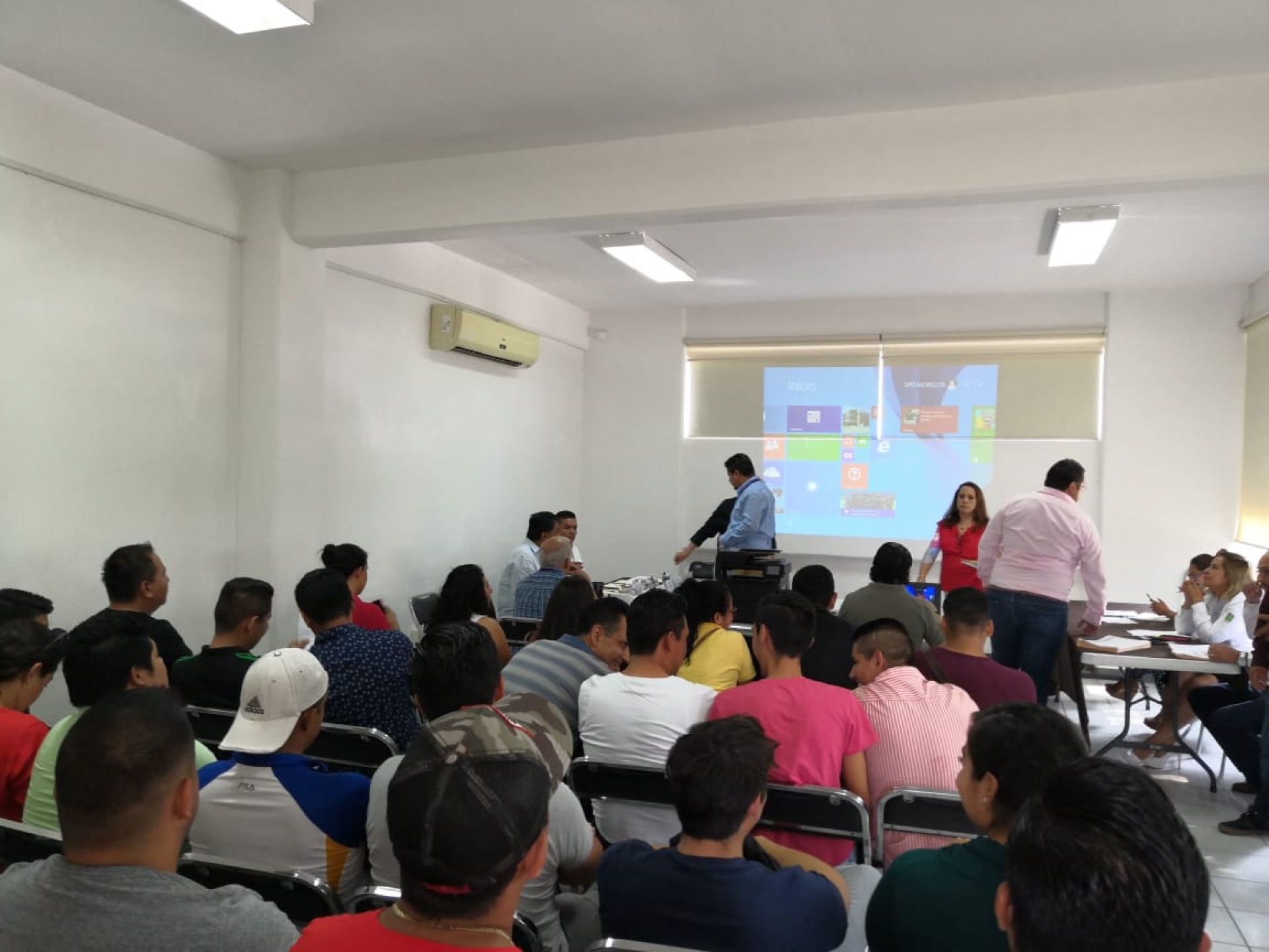 Realiza IEBEM entrega de horas para maestros de educación física