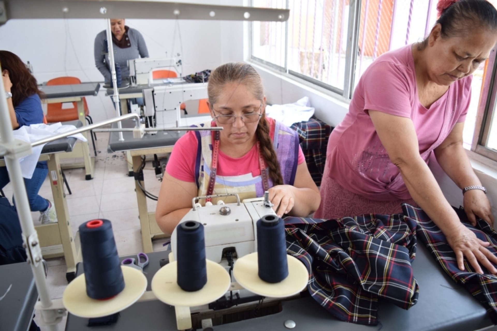 En este mes comenzará la distribución de uniformes escolares gratuitos: SE