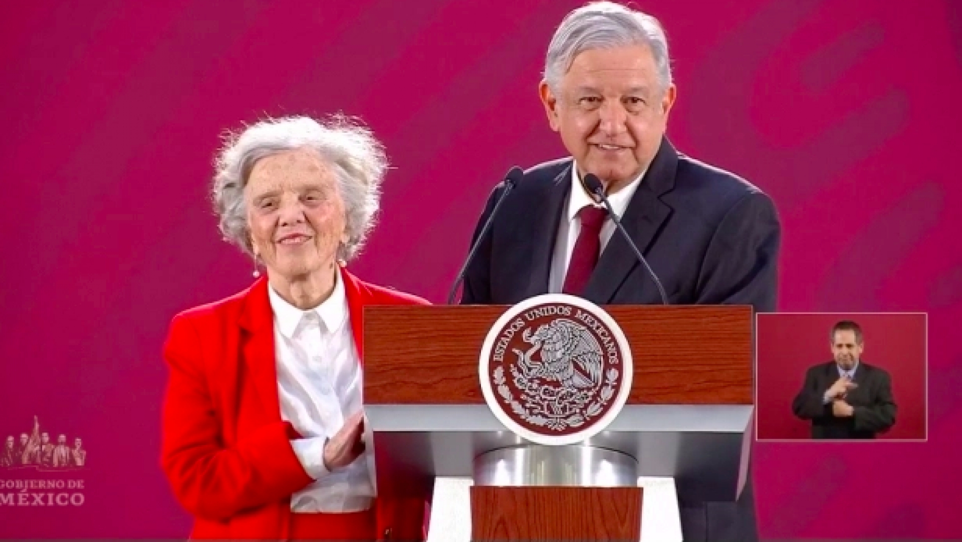 "Prensa fifí" no existe... sí la prensa "chambeadora", dice Elena Poniatowska en conferencia de AMLO