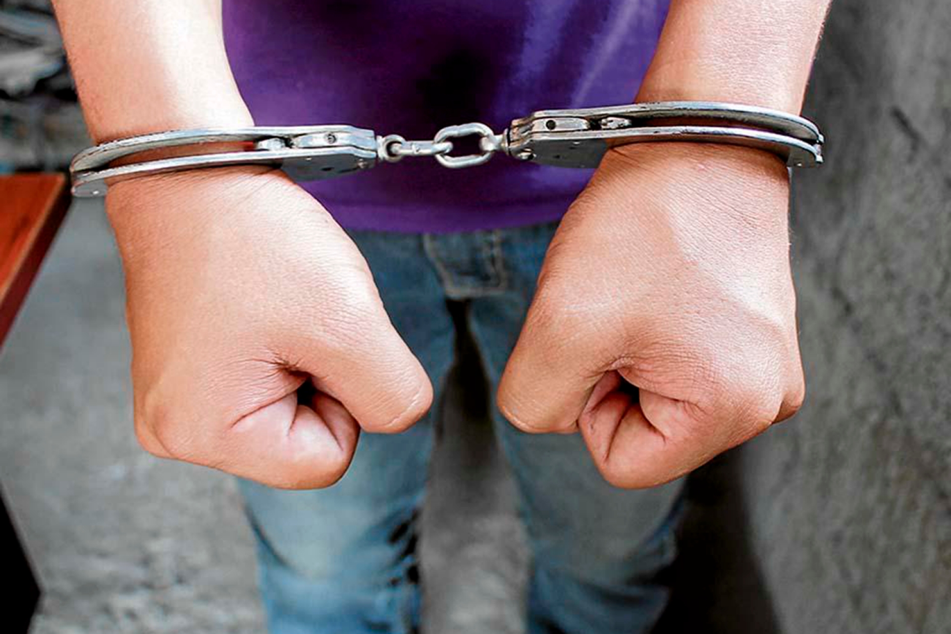 Arrestan a un joven que habría asaltado a una transeúnte