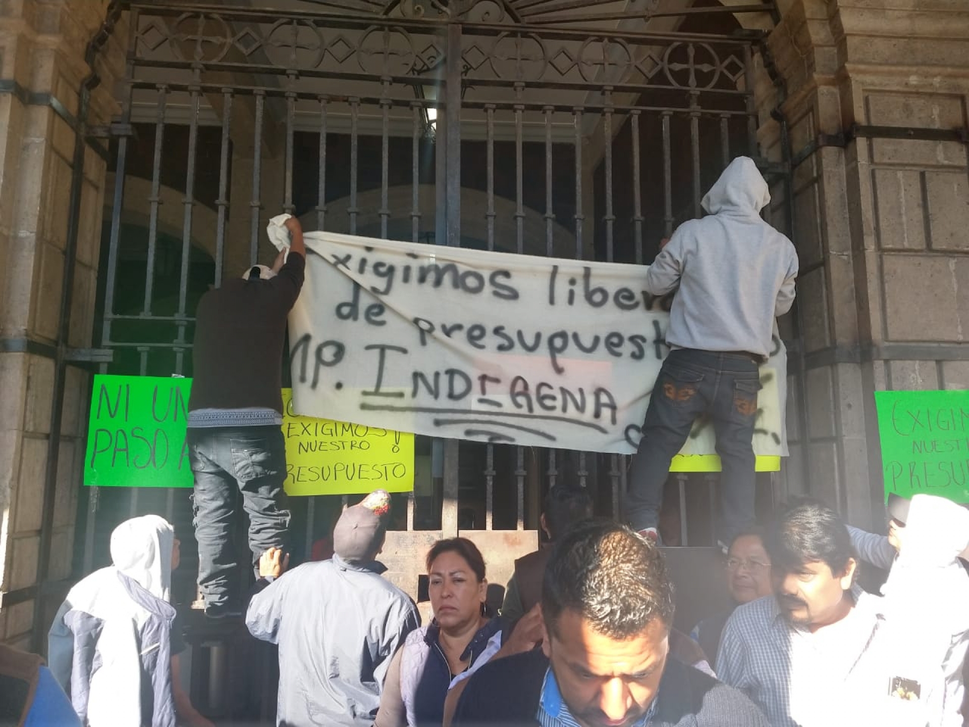 Se manifiestan habitantes del municipio indígena de Coatetelco