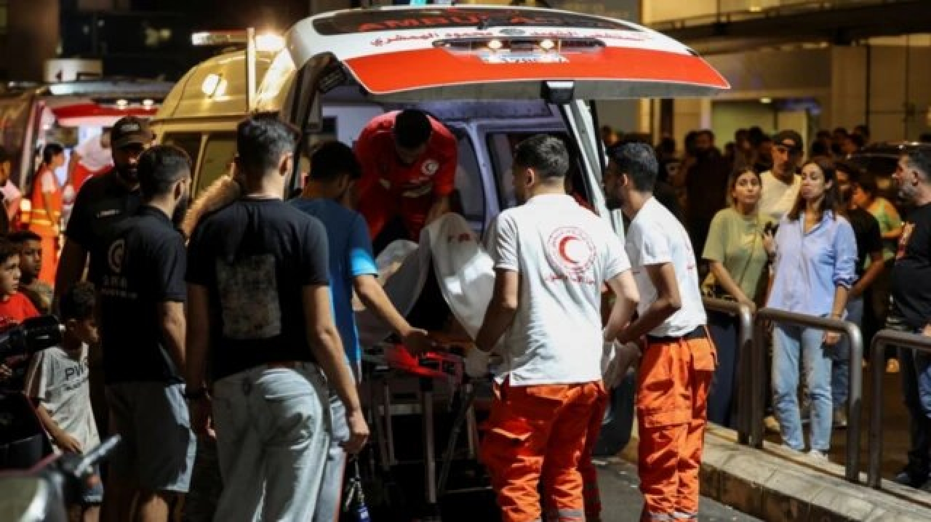 Suben a 12 los muertos tras explosión de beepers en Líbano