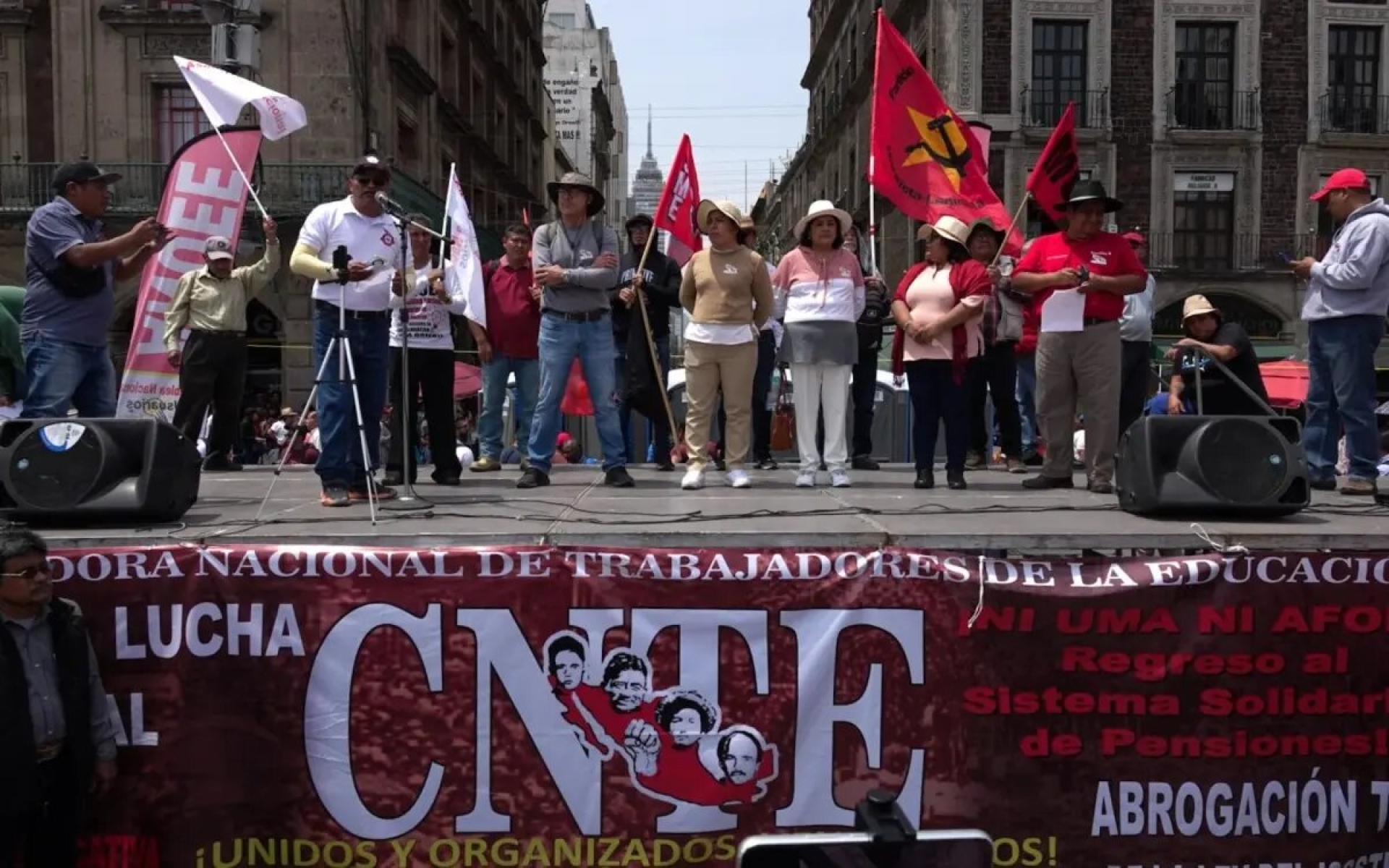 Maestros de la CNTE irán a paro nacional el próximo 15 de mayo