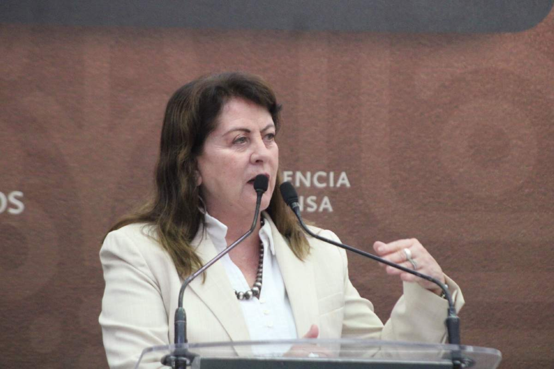 Respalda gobernadora la libertad de expresión