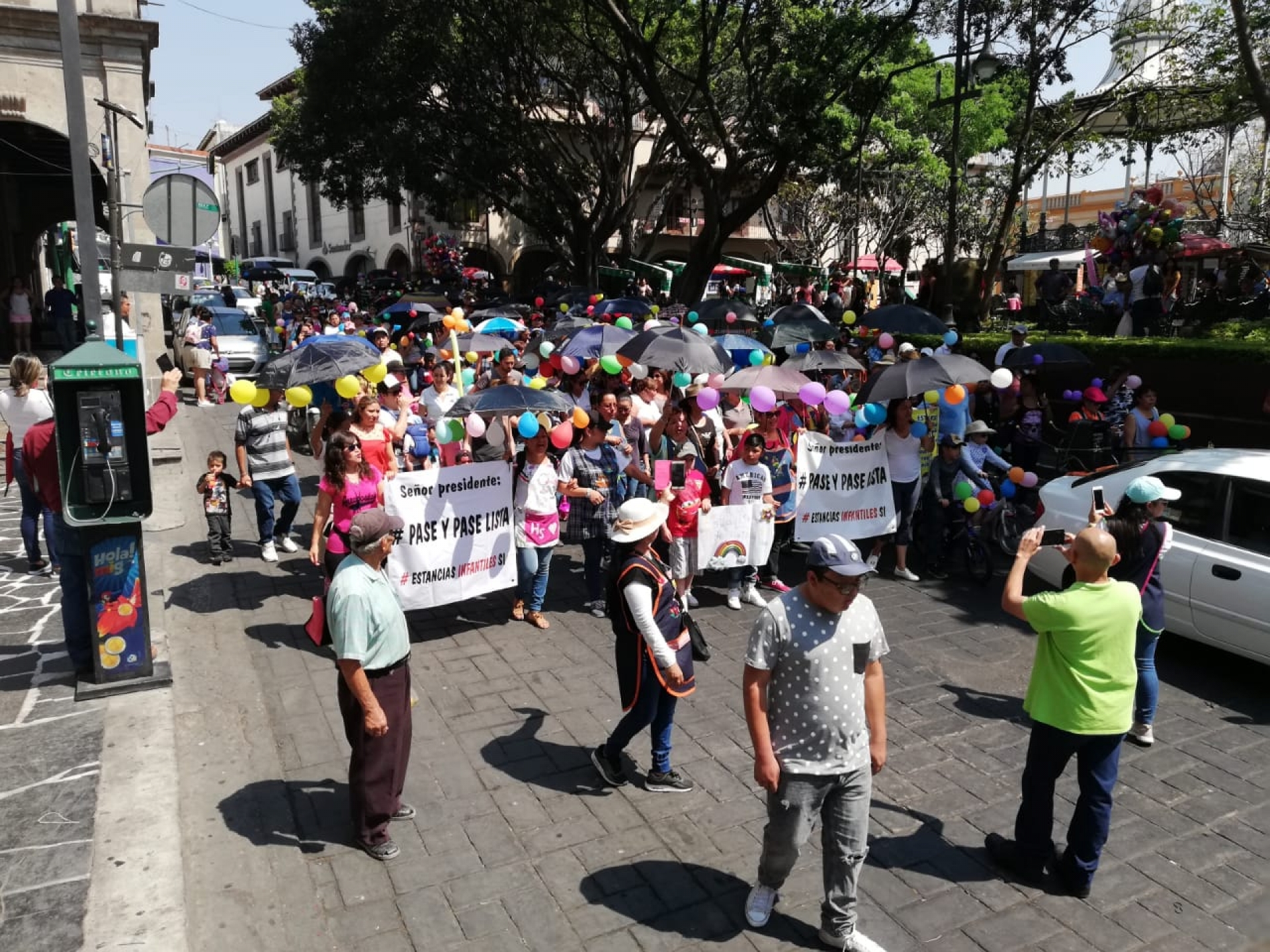 Marchan para demandar reanudación del programa de estancias infantiles