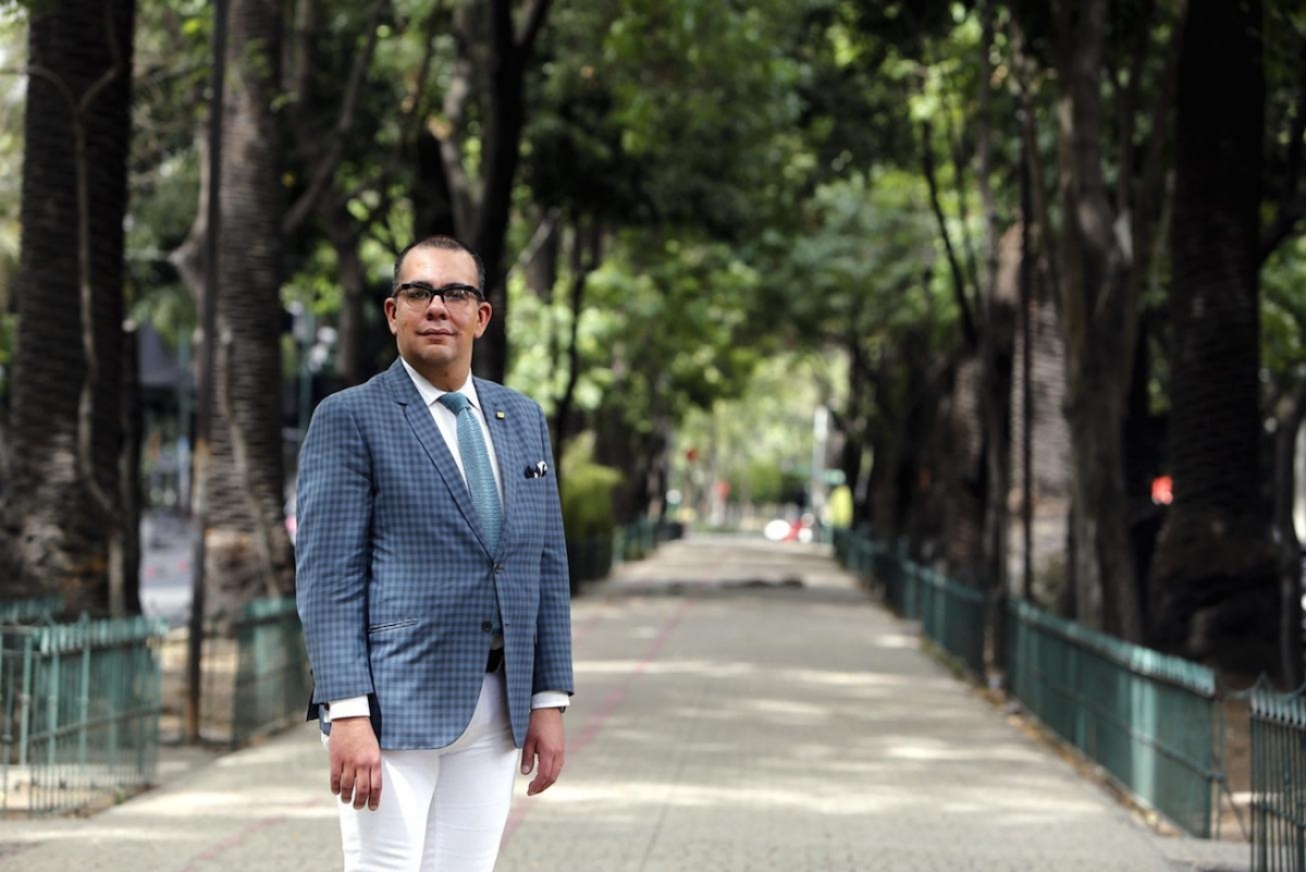 Se disculpa Nicolás Alvarado por el momento y no por texto contra 'Juanga'