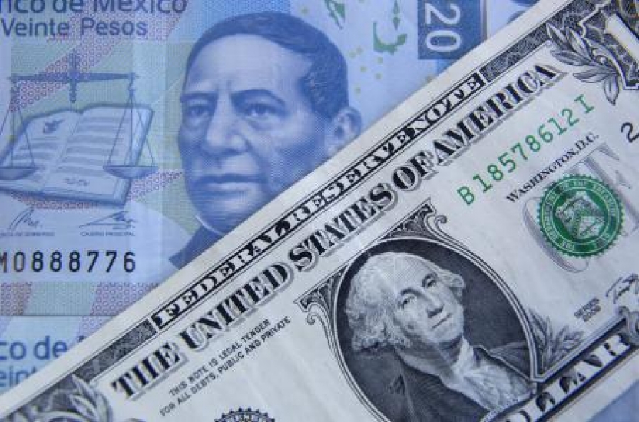 Dólar llega a 19 pesos en bancos