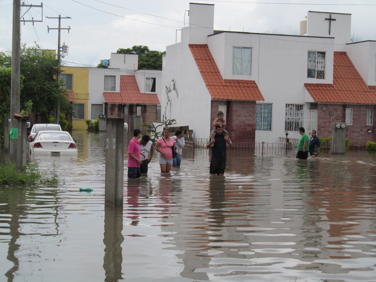 Se inundan casas y escuelas en Jojutla por intensa lluvia