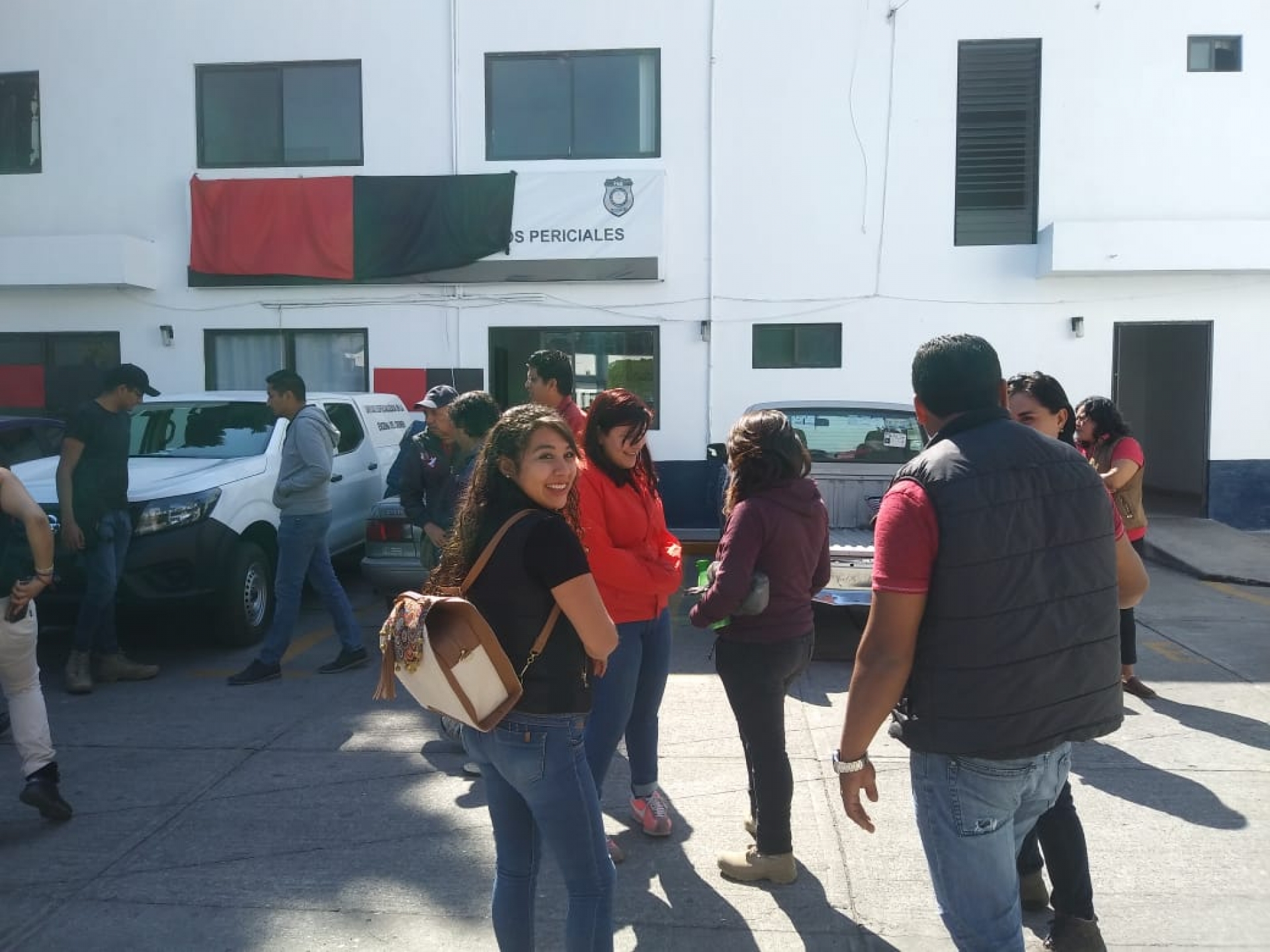 Continúa personal de FGE 'paro laboral simbólico'
