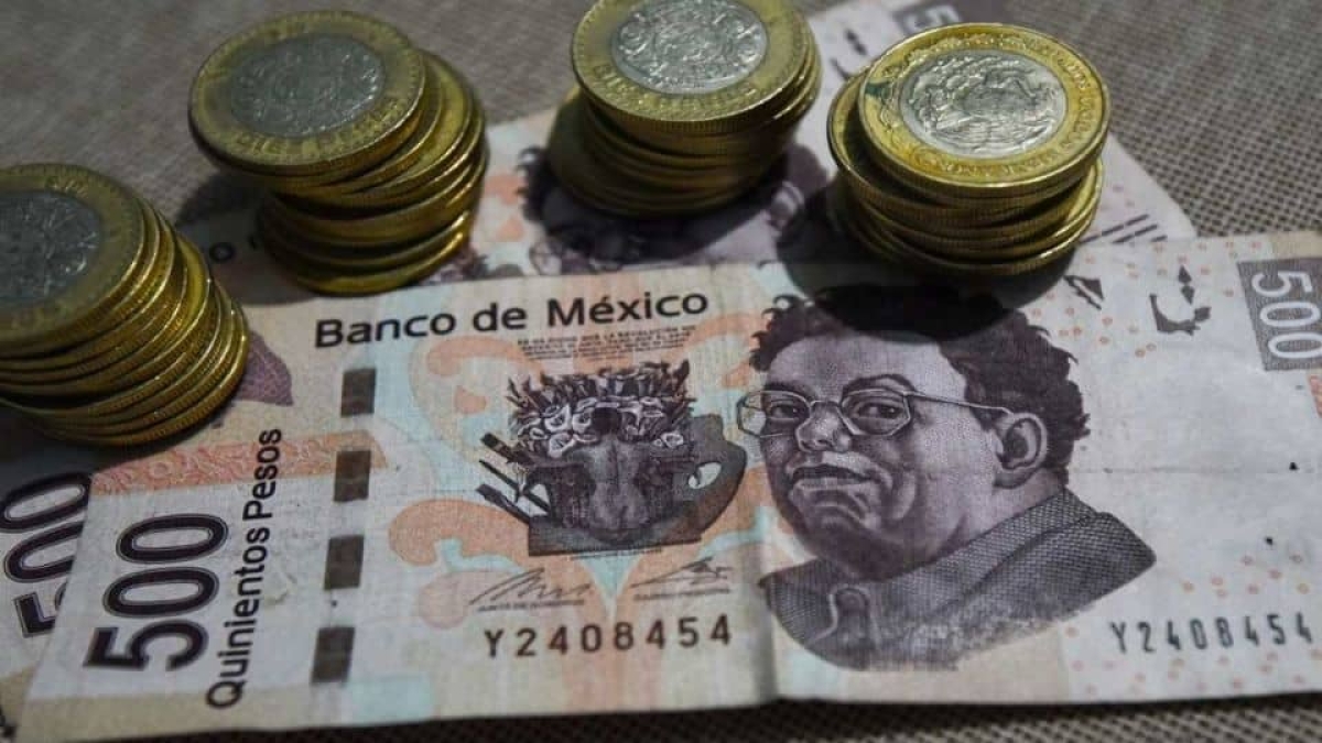 Peso arranca 2022 con el pie izquierdo; registra retroceso