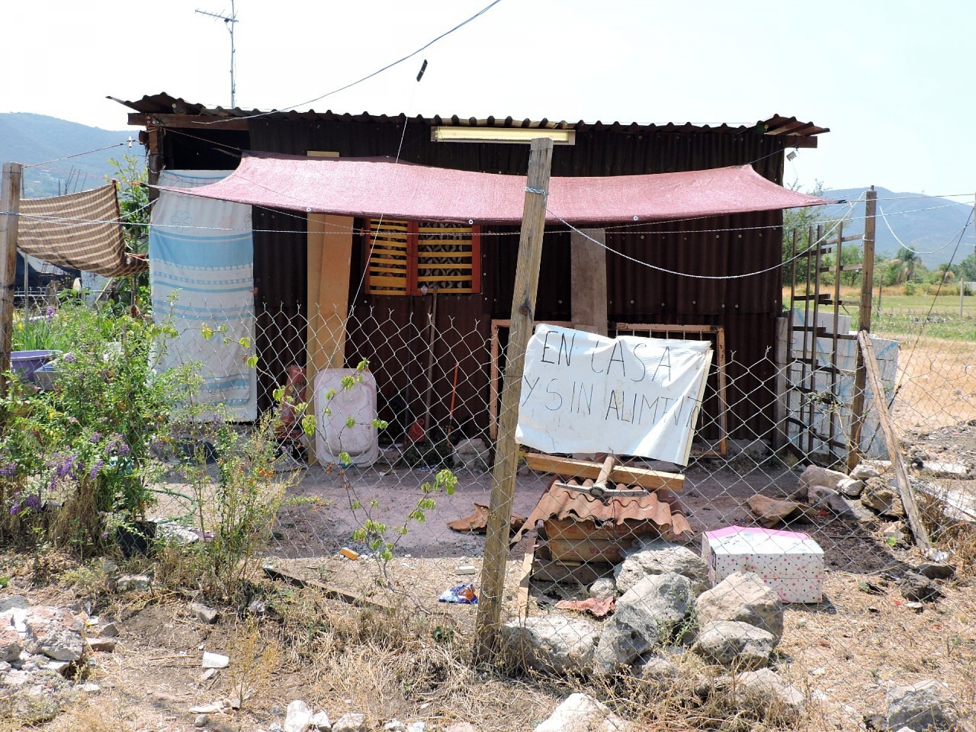 Solicitan apoyos y ayuda habitantes de la colonia Manuel Hernández Pasión, en Zapata
