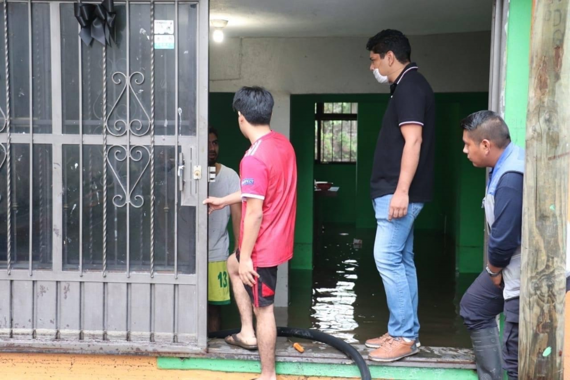 Afectaciones en la cabecera municipal de Puente de Ixtla, tras fuertes lluvias