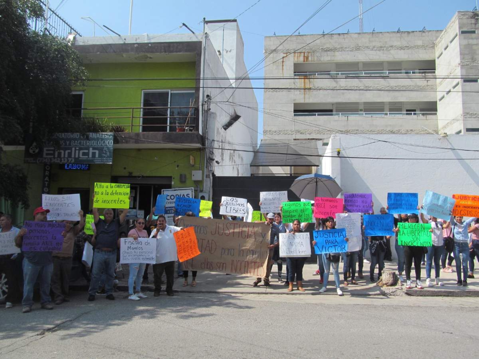 Demandan liberación de cuatro jóvenes detenidos en Coatlán