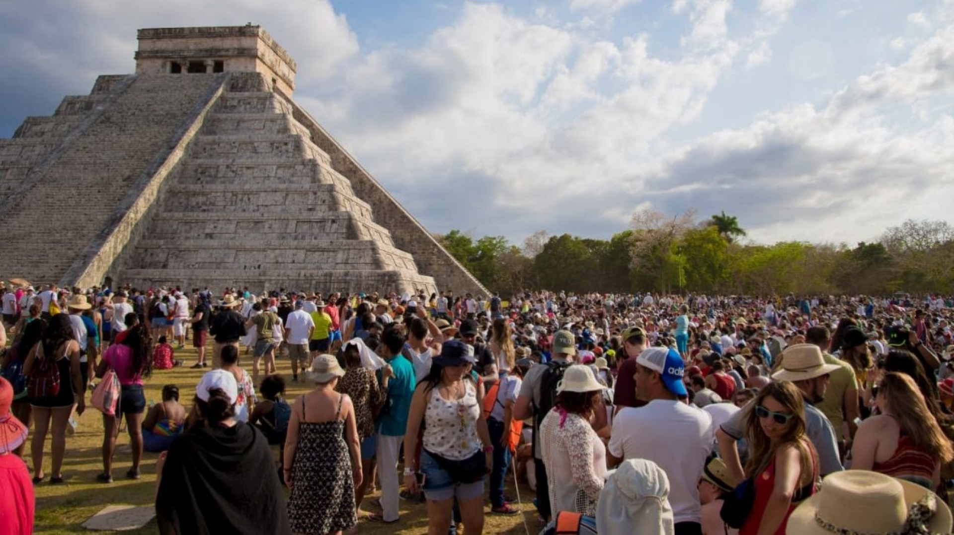 Ahora les costará un poco más a los extranjeros visitar el Chichén Itzá