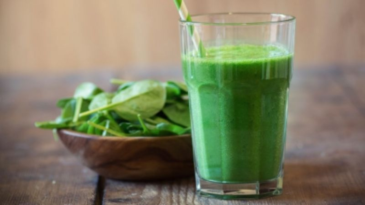 ¿Sin energía? Prepara un licuado de avena con espinacas para empezar de la mejor manera