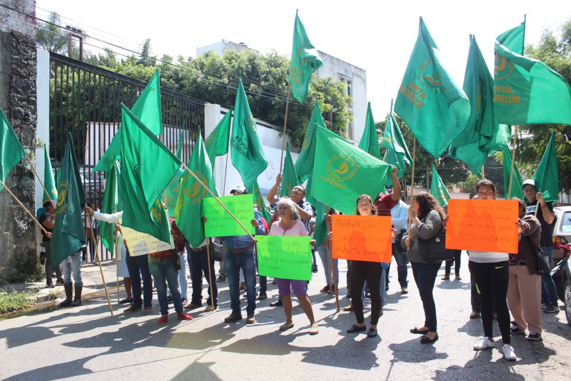 Campesinos toman edificio de Sedagro