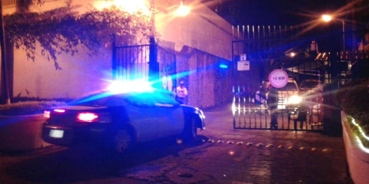 Dos personas muertas y tres heridas deja ataque a balazos en un fraccionamiento de Cuernavaca