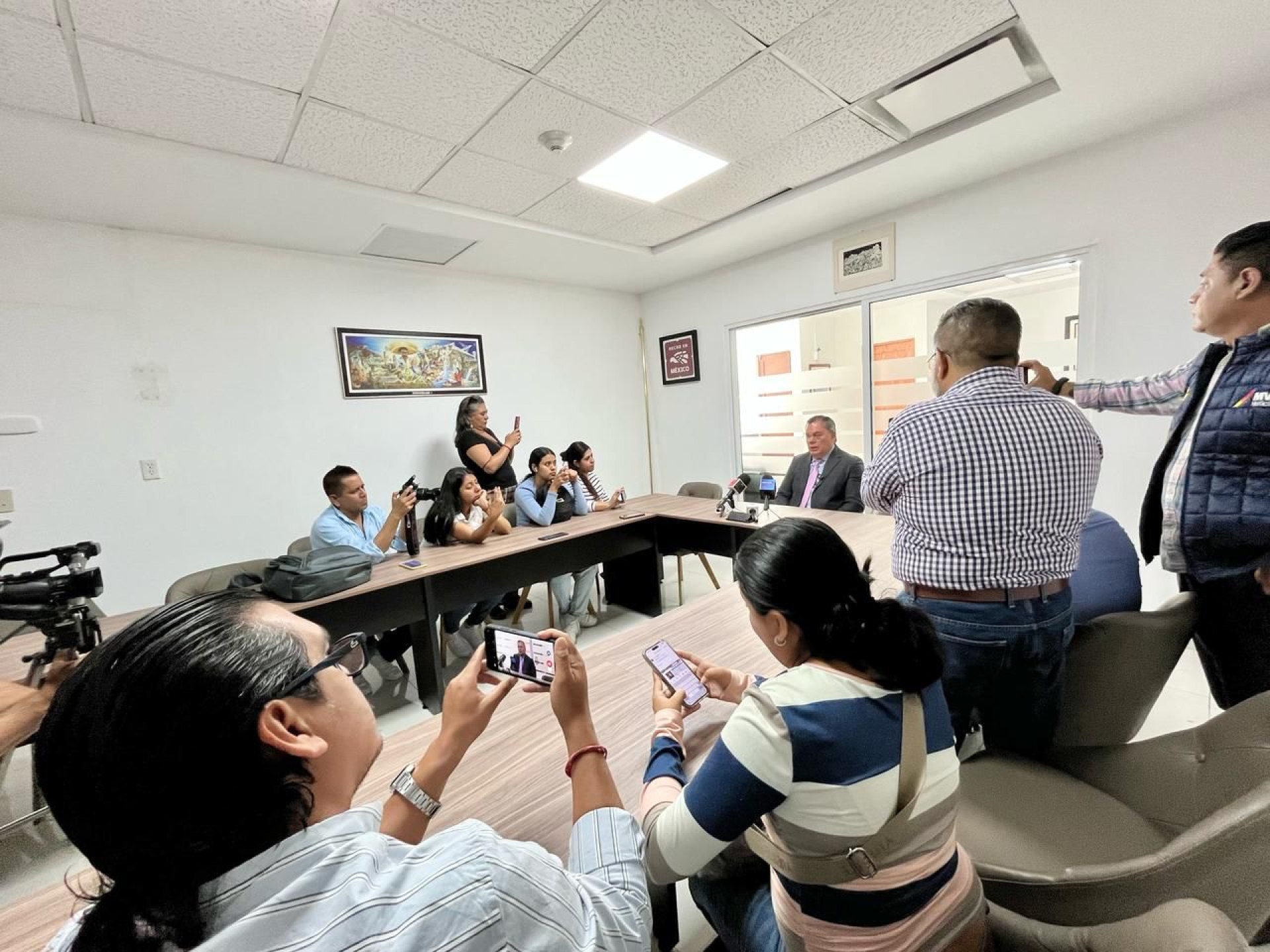 Que las controversias en el TSJ se diriman por la vía jurisdiccional: diputado Rafael Reyes