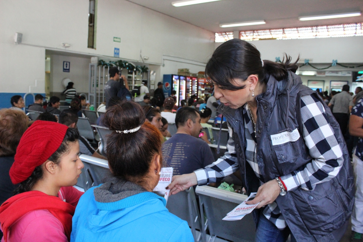 Instala Profeco módulos de atención en terminales camioneras