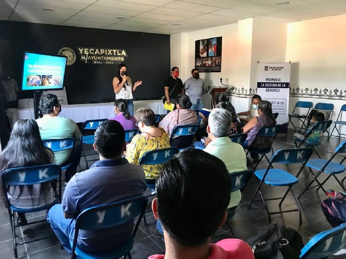 Capacitan a comerciantes de Yecapixtla para detectar billetes falsos