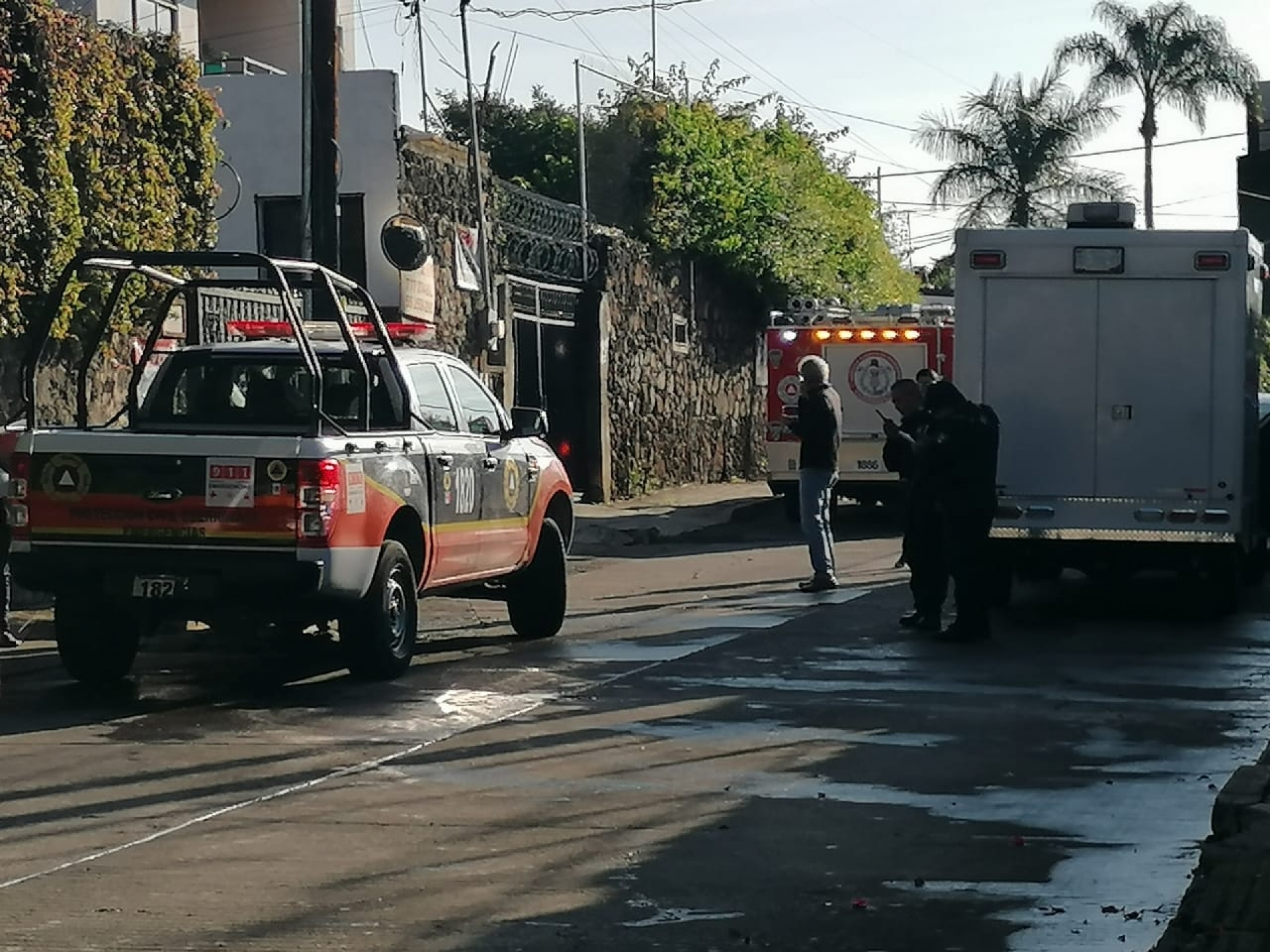 En incendio, fallecen madre e hijo en condominio ubicado en Lomas de Cortés